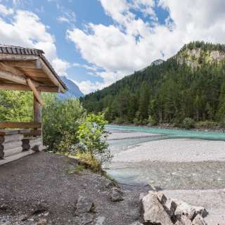 Der Lech direkt beim Hotel Waldhof